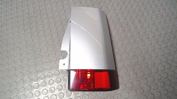 Foto: REFLEKTOR MIT BLENDE RECHTS eines Opel Meriva 1.6 16V