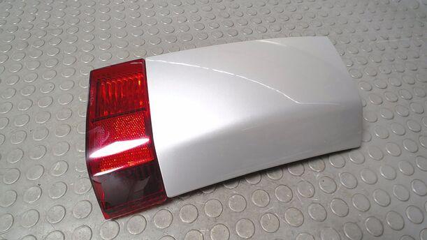 Foto: REFLEKTOR MIT BLENDE RECHTS eines Opel Meriva 1.6 16V