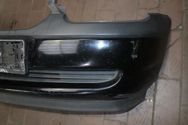 Foto: STOSSSTANGE / STOSSFÄNGER VORN eines Opel Corsa 16V