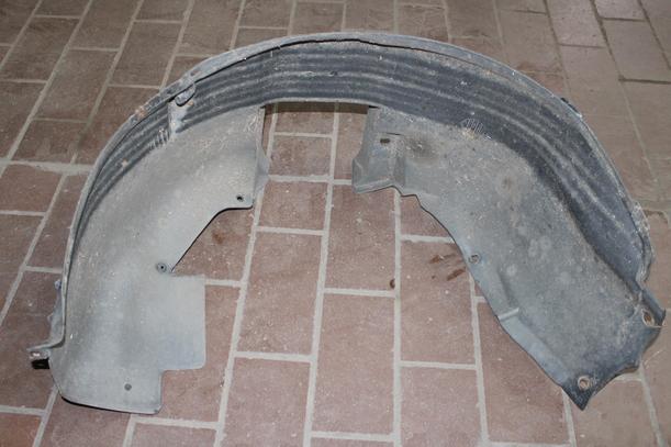 Foto: INNENKOTFLÜGEL / RADHAUSSCHALE LINKS eines Opel Corsa 16V