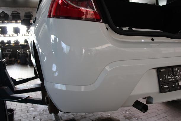 Foto: STOSSFÄNGER/ STOßSTANGE HINTEN eines Dacia Sandero 1.2 16V