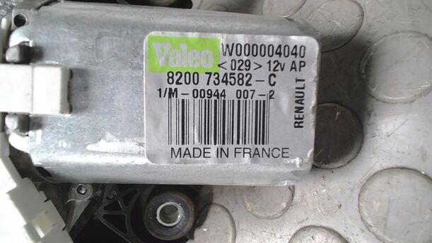 Foto: SCHEIBENWISCHERMOTOR HINTEN eines Dacia Sandero 1.2 16V
