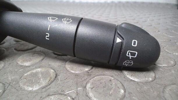Foto: SCHEIBENWISCHERSCHALTER eines Dacia Sandero 1.2 16V