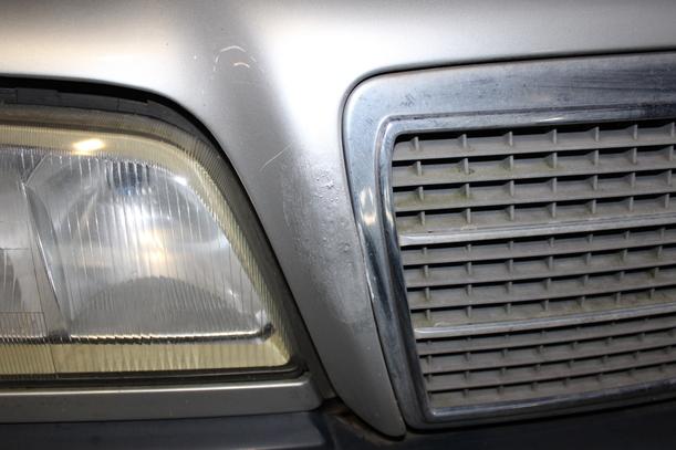 Foto: MOTORHAUBE eines Mercedes-Benz C 200 T