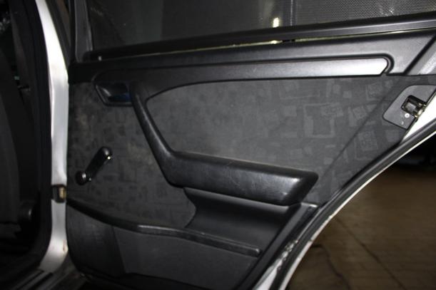 Foto: TÜR HINTEN RECHTS eines Mercedes-Benz C 200 T