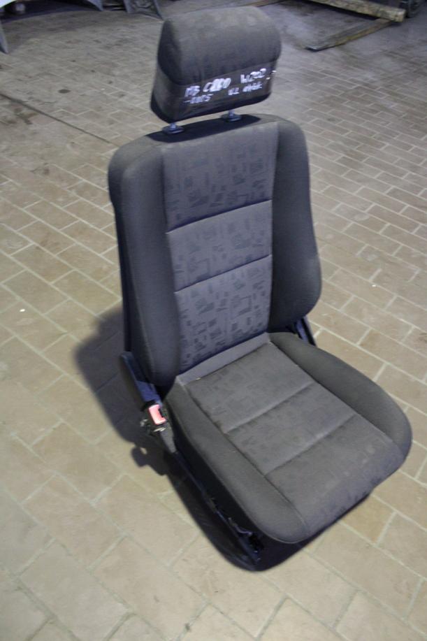 Foto: SITZ VORN LINKS / FAHRERSITZ eines Mercedes-Benz C 200 T