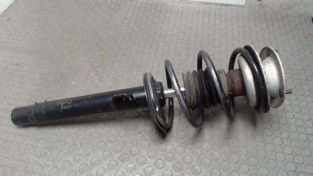 Foto: FEDERBEIN VORN LINKS eines BMW 316i