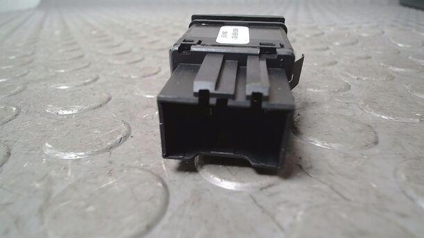 Foto: SCHALTER HECKSCHEIBENHEIZUNG eines VW Polo 1.4
