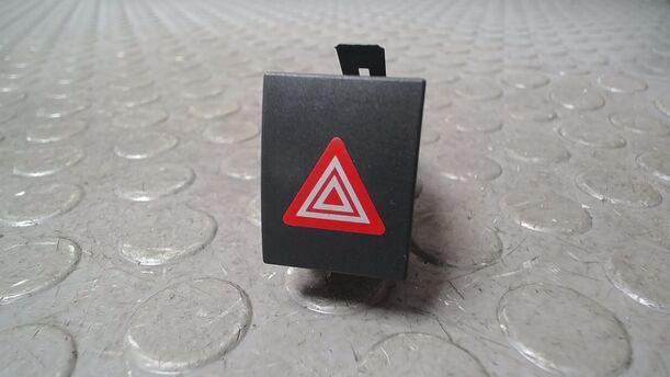 Foto: SCHALTER WARNBLINKANLAGE/ WARNBLINKSCHALTER eines VW Polo 1.4