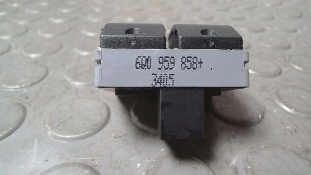 Foto: FENSTERHEBERSCHALTER eines VW Polo 1.4