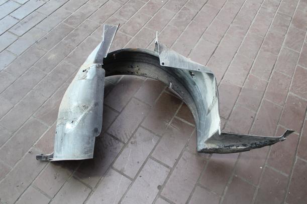 Foto: RADHAUSSCHALE / INNENKOTFLÜGEL VORN LINKS eines Citroen Xsara Picasso 1.8i