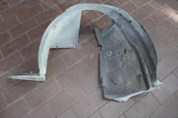 Foto: RADHAUSSCHALE / INNENKOTFLÜGEL VORN LINKS eines Citroen Xsara Picasso 1.8i