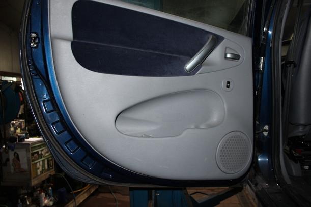 Foto: TÜR HINTEN LINKS eines Citroen Xsara Picasso 1.8i