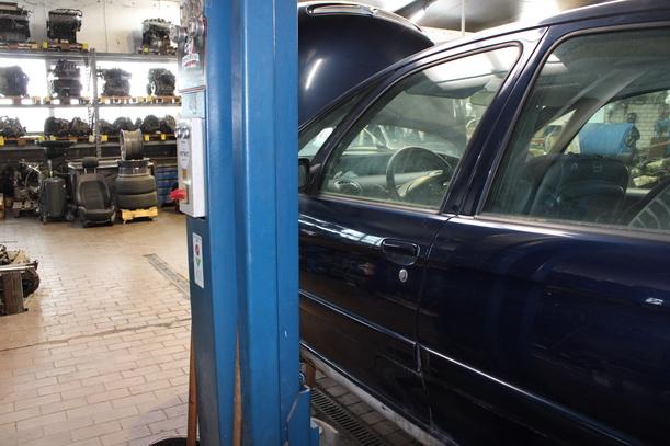 Foto: TÜR VORN LINKS eines Citroen Xsara Picasso 1.8i