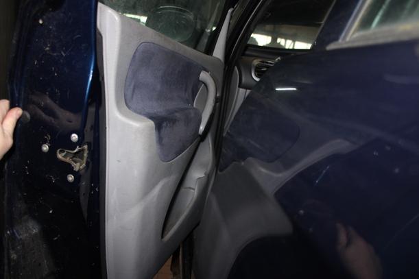 Foto: TÜR VORN LINKS eines Citroen Xsara Picasso 1.8i