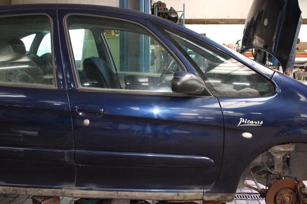 Foto: TÜR VORN RECHTS eines Citroen Xsara Picasso 1.8i
