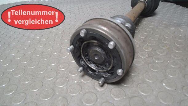 Foto: ANTRIEBSWELLE LINKS ( SCHALTGETRIEBE ) eines VW Polo 1.4