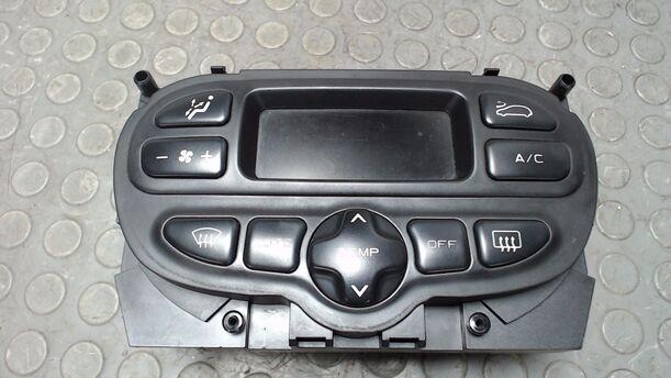Foto: HEIZUNGSBEDIENUNG ( KLIMAAUTOMATIK ) eines Citroen Xsara Picasso 1.8i