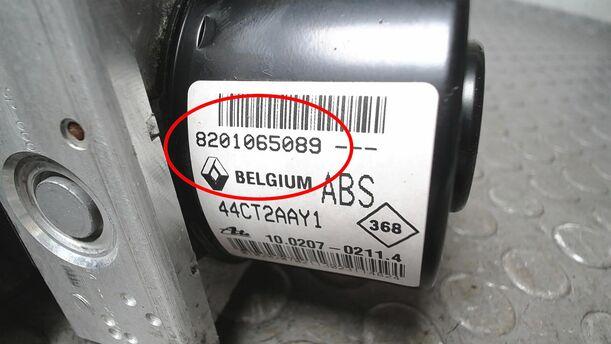 Foto: HAUPTBREMSAGGREGAT ABS eines Renault Twingo 1.2 LEV 16V 75