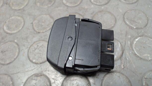 Foto: FENSTERHEBERSCHALTER eines Citroen Xsara Picasso 1.8i