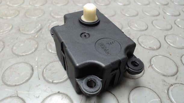 Foto: STELLMOTOR HEIZUNG eines Citroen Xsara Picasso 1.8i