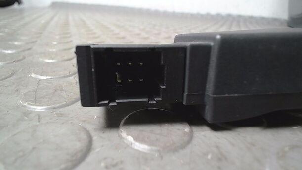 Foto: SCHALTER AUDIO/ TELEFON eines Renault Twingo 1.2 LEV 16V 75