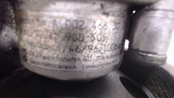 Foto: SERVOPUMPE / PUMPE SERVOLENKUNG ZF eines Mercedes-Benz C 200 T Cup