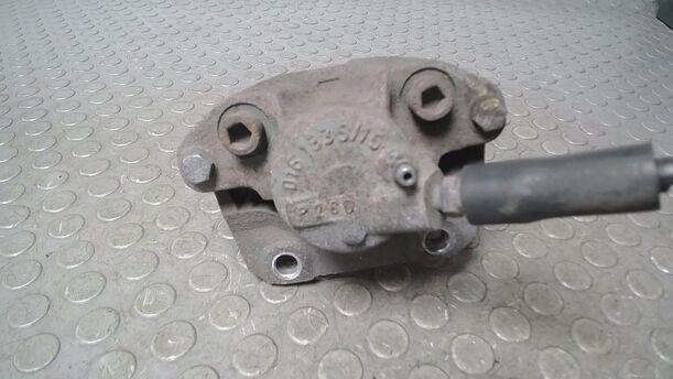 Foto: BREMSSATTEL VORN RECHTS ( TRW ) eines Renault Twingo 1.2 LEV 16V 75 Cup