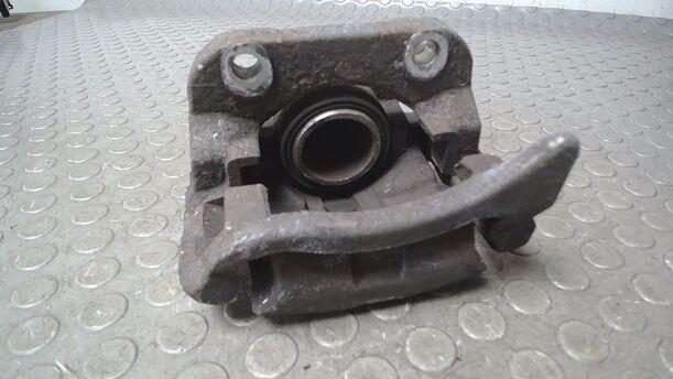 Foto: BREMSSATTEL VORN RECHTS ( TRW ) eines Renault Twingo 1.2 LEV 16V 75 Cup