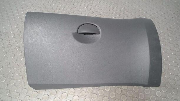 Foto: KLAPPE HANDSCHUHFACH eines Renault Twingo 1.2 LEV 16V 75 Cup