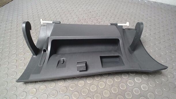Foto: KLAPPE HANDSCHUHFACH eines Renault Twingo 1.2 LEV 16V 75 Cup