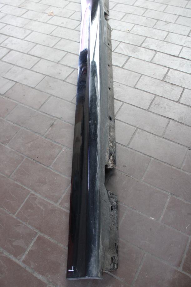 Foto: SCHWELLERBLENDE LINKS eines BMW 320i Cup