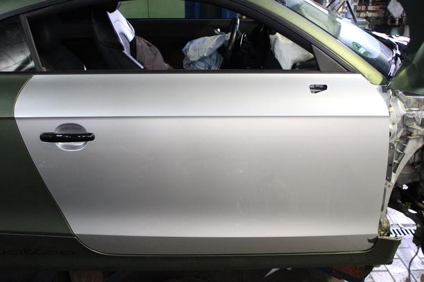 Foto: TÜR RECHTS eines Audi TT Coupe 3.2 quattro S tronic Cup