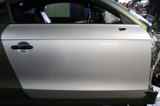 Foto: TÜR RECHTS eines Audi TT Coupe 3.2 quattro S tronic Cup