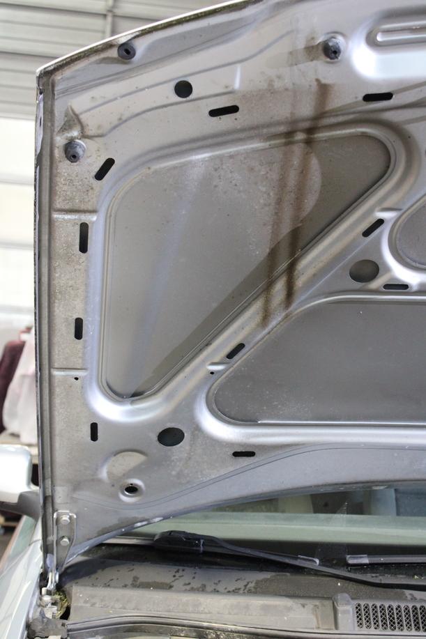 Foto: MOTORHAUBE ( VOR FACELIFT ) eines Audi A3 1.6 Cup