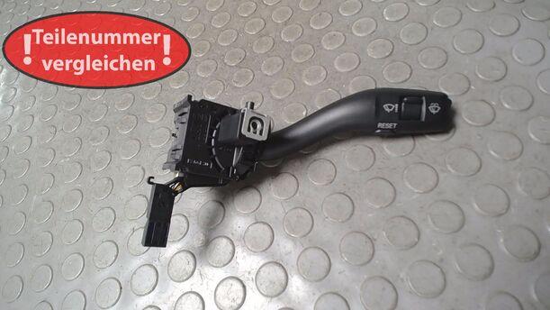 Foto: SCHEIBENWISCHERSCHALTER eines Audi TT Coupe 3.2 quattro S tronic Cup