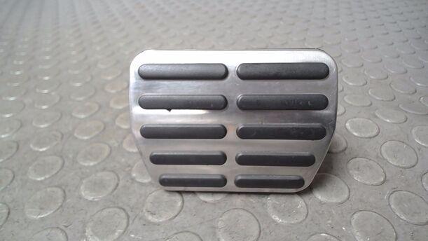 Foto: KAPPE BREMSPEDAL ( ALUMINIUM GEBÜRSTET ) eines Audi TT Coupe 3.2 quattro S tronic Cup