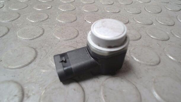 Foto: ABSTANDSSENSOR/ PDC SENSOR eines Audi TT Coupe 3.2 quattro S tronic Cup