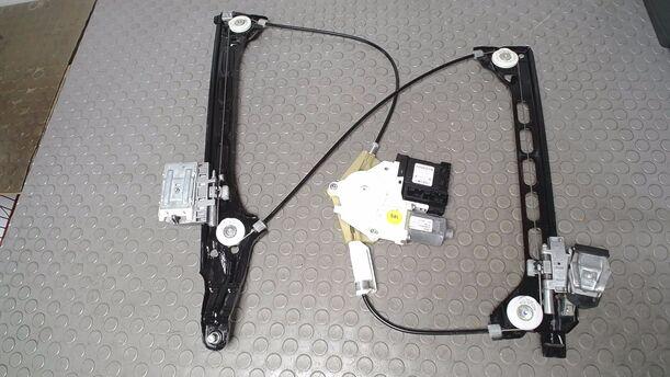 Foto: FENSTERHEBER ELEKTRISCH RECHTS eines Audi TT Coupe 3.2 quattro S tronic Cup