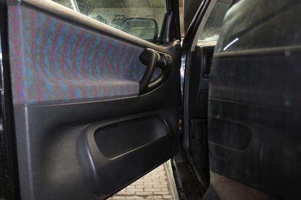 Foto: TÜR VORN LINKS ( 2/3 TÜRER / BIS 1999 ) eines VW Polo 60 Cup
