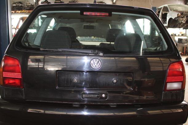 Foto: HECKKLAPPE / HECKDECKEL ( BIS 1999 ) eines VW Polo 60 Cup