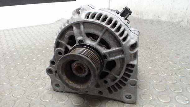 Foto: LICHTMASCHINE ( 90A ) BOSCH eines VW Polo 60 Cup