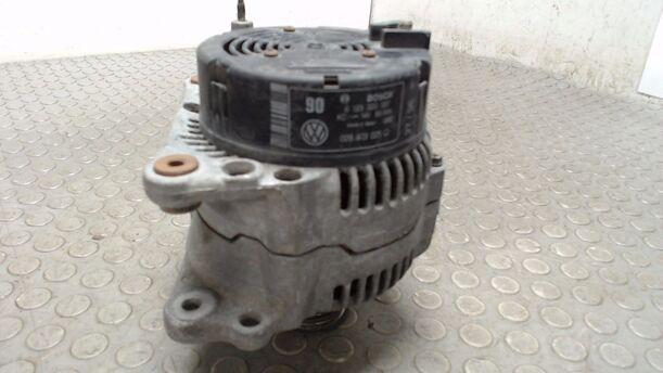 Foto: LICHTMASCHINE ( 90A ) BOSCH eines VW Polo 60 Cup