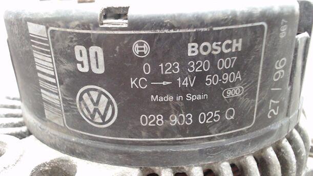 Foto: LICHTMASCHINE ( 90A ) BOSCH eines VW Polo 60 Cup