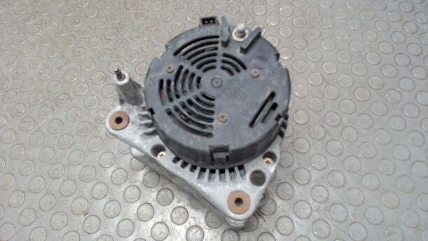 Foto: LICHTMASCHINE ( 90A ) BOSCH eines VW Polo 60 Cup