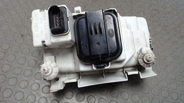 Foto: SCHEINWERFER RECHTS (6N1) eines VW Polo 60 Cup