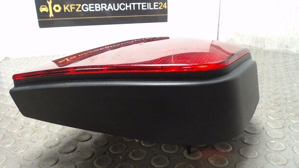 Foto: HECKLEUCHTE / RÜCKLICHT LINKS ( ABGEDUNKELT ) eines VW Polo 60 Cup