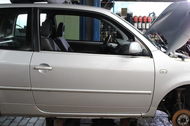 Foto: TÜR RECHTS ( MANUELLER FENSTERHEBER ) eines VW Lupo 1.0 Cup