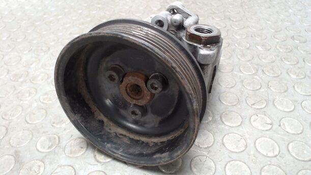 Foto: PUMPE SERVOLENKUNG eines VW Polo 60 Cup