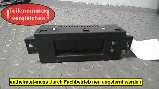 Foto: INFORMATIONSDISPLAY ( ENTHEIRATET ) eines Opel Meriva 1.6 16V Cup